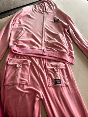 County FB Velour Pink Track Set Size Medium Like New